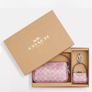 🎀🎀 New coach Boxed Nolita 19 And Nolita Bag Charm Set In Signature Canvas